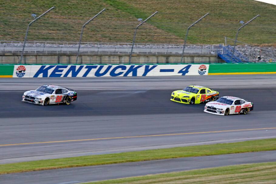 Custer (00) passed teammate Chase Briscoe (98) on lap 111 of 200 before staying up front. Custer (00) passed teammate Chase Briscoe (98) on lap 111 of 200 before staying up front.